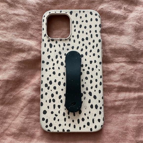 Pela Patterned Phone Case - Picture 5 of 7